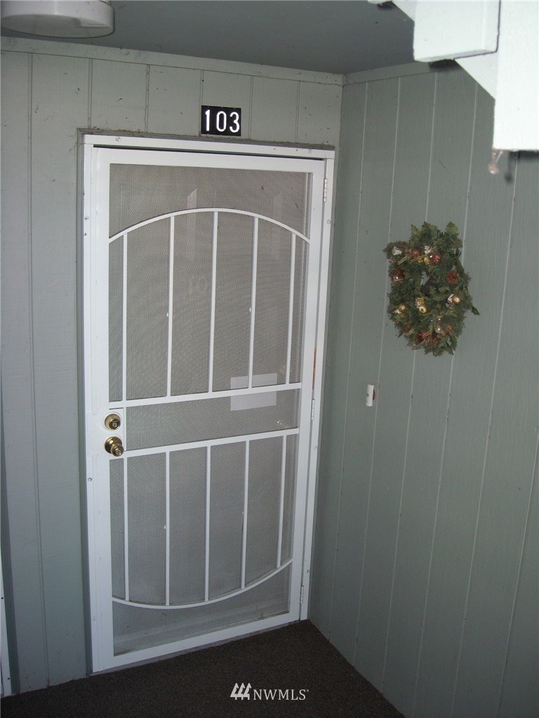 1010 Perry Avenue, Unit 103 Bremerton, WA 98310 - Photo 4 of 21 Gallery Image 4