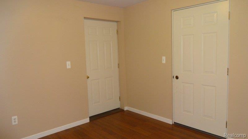 7093 Merritt Road Ypsilanti, MI 48197 - Photo 25 of 32 008.jpg