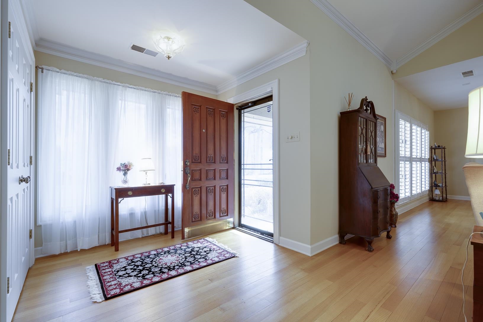 2017 Kirby Road Memphis, TN 38119 - Photo 3 of 22 Gallery Image 3