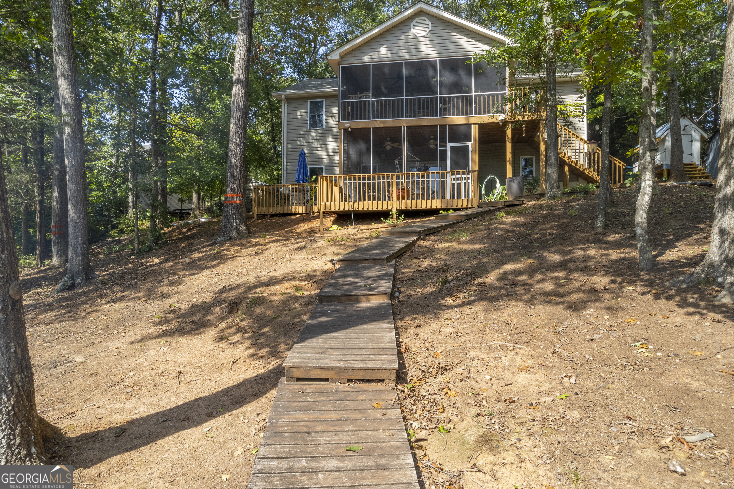 120 Breezy Point Hartwell, GA 30643 - Photo 2 of 74
