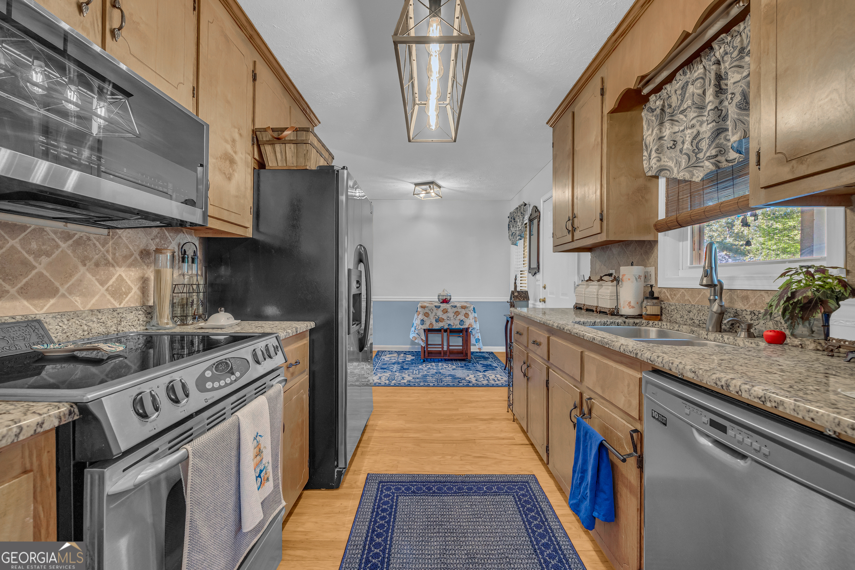 120 Breezy Point Hartwell, GA 30643 - Photo 7 of 74