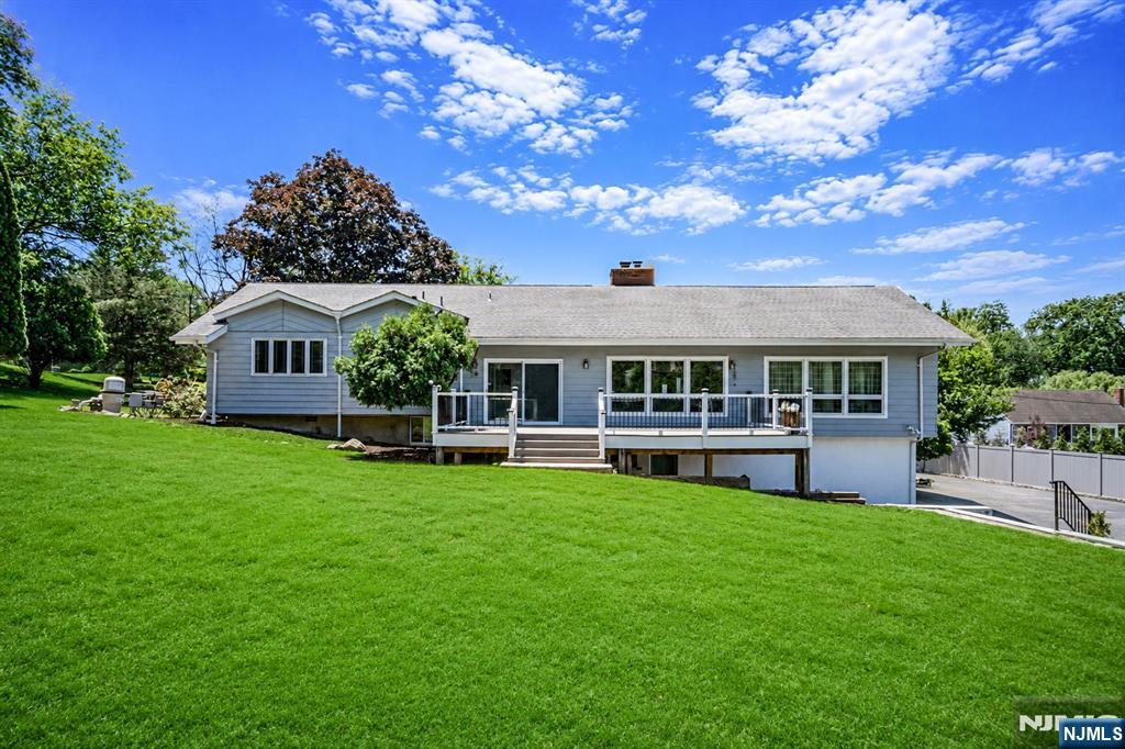 128 Beverly Road Fairfield, NJ 07004 - Photo 7 of 44