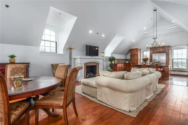 $739,000 | 1000 Chapel View Boulevard, Unit 312, Cranston, RI 02920