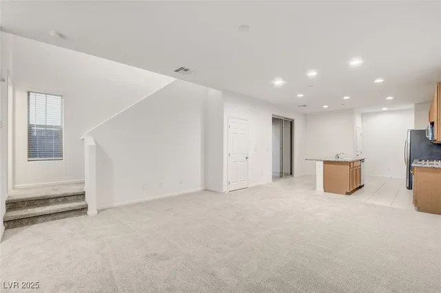 $2,295 | 11680 Hamilton Lake Avenue, Las Vegas, NV 89138