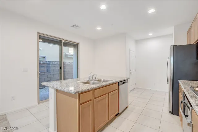 $2,295 | 11680 Hamilton Lake Avenue, Las Vegas, NV 89138