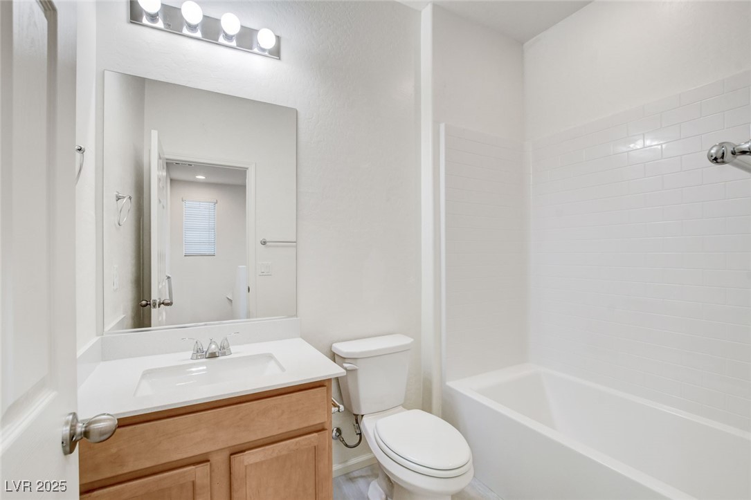 11680 Hamilton Lake Avenue Las Vegas, NV 89138 - Photo 28 of 49