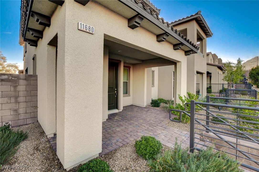 11680 Hamilton Lake Avenue Las Vegas, NV 89138 - Photo 3 of 49