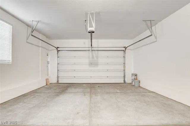 $2,295 | 11680 Hamilton Lake Avenue, Las Vegas, NV 89138