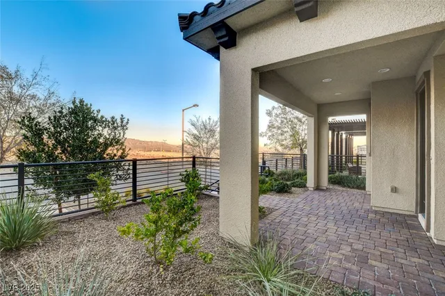 $2,295 | 11680 Hamilton Lake Avenue, Las Vegas, NV 89138