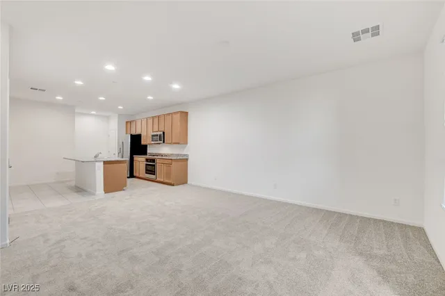 $2,295 | 11680 Hamilton Lake Avenue, Las Vegas, NV 89138