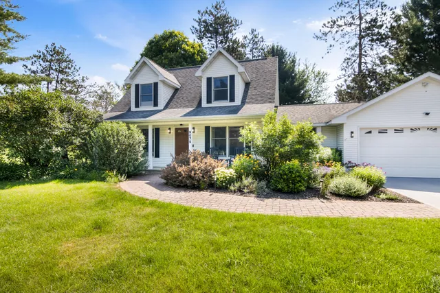 $384,900 | 9075 Windsong Lane, Cadillac, MI 49601