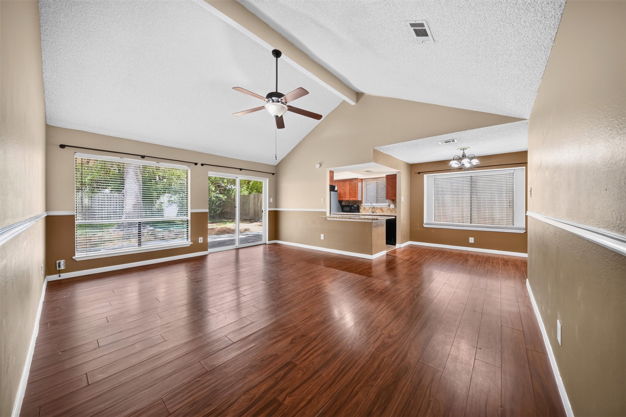 9634 Magnolia Ridge Drive Houston, TX 77070 - Photo 4 of 26 Gallery Image 4