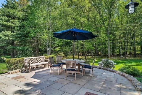 $5,250,000 | 10 Chandler Circle, Weston, MA 02493