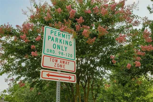 $730,000 | 422 Smith Street, Grapevine, TX 76051