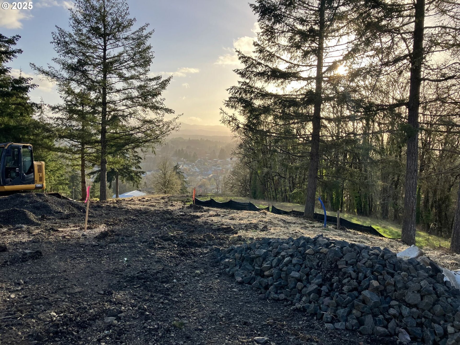 Center, Unit 2 Sheridan, OR 97378 - Photo 13 of 30 a view of a yard with lots of trees