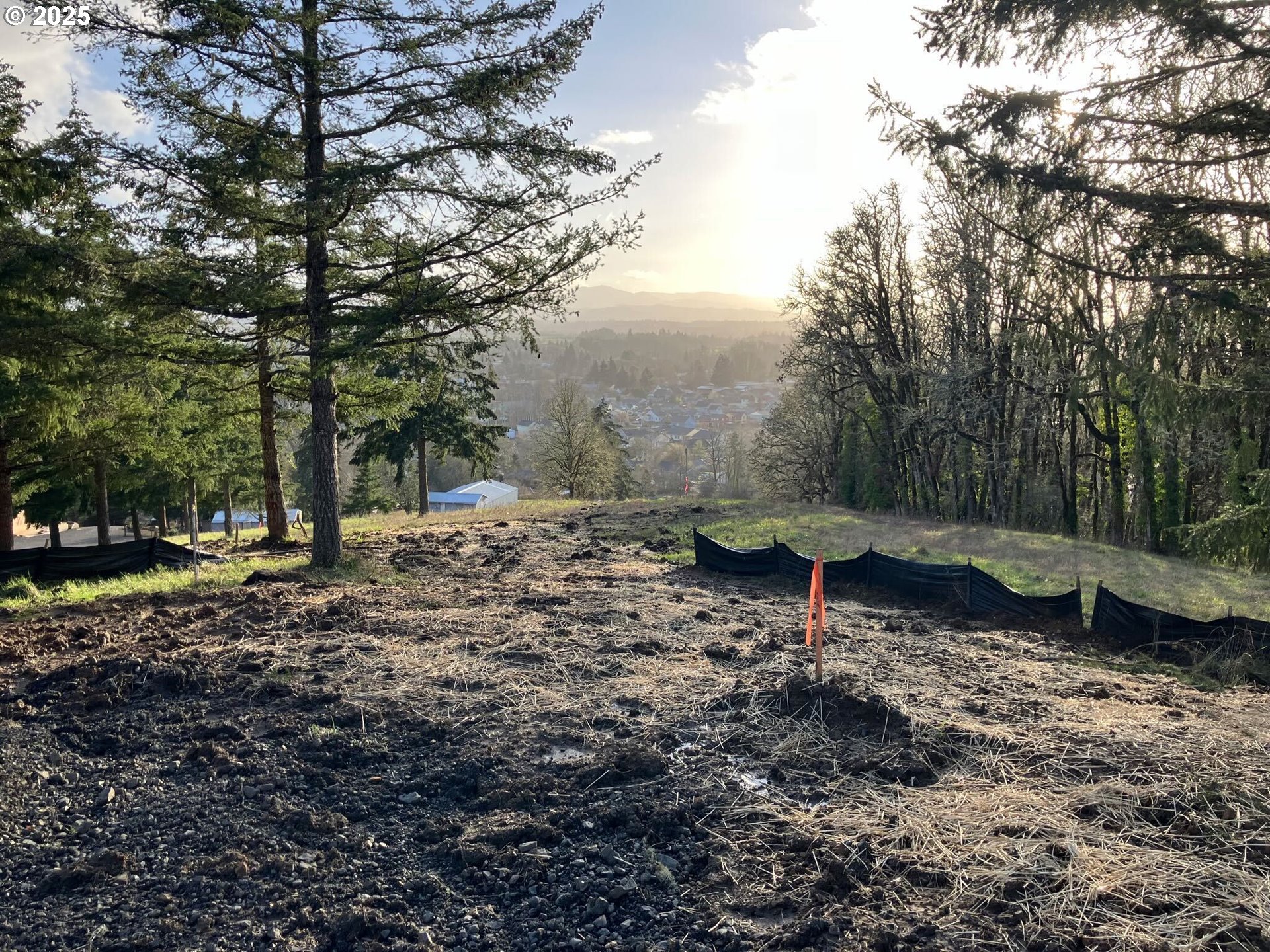 Center, Unit 2 Sheridan, OR 97378 - Photo 6 of 30 a view of a backyard of the house