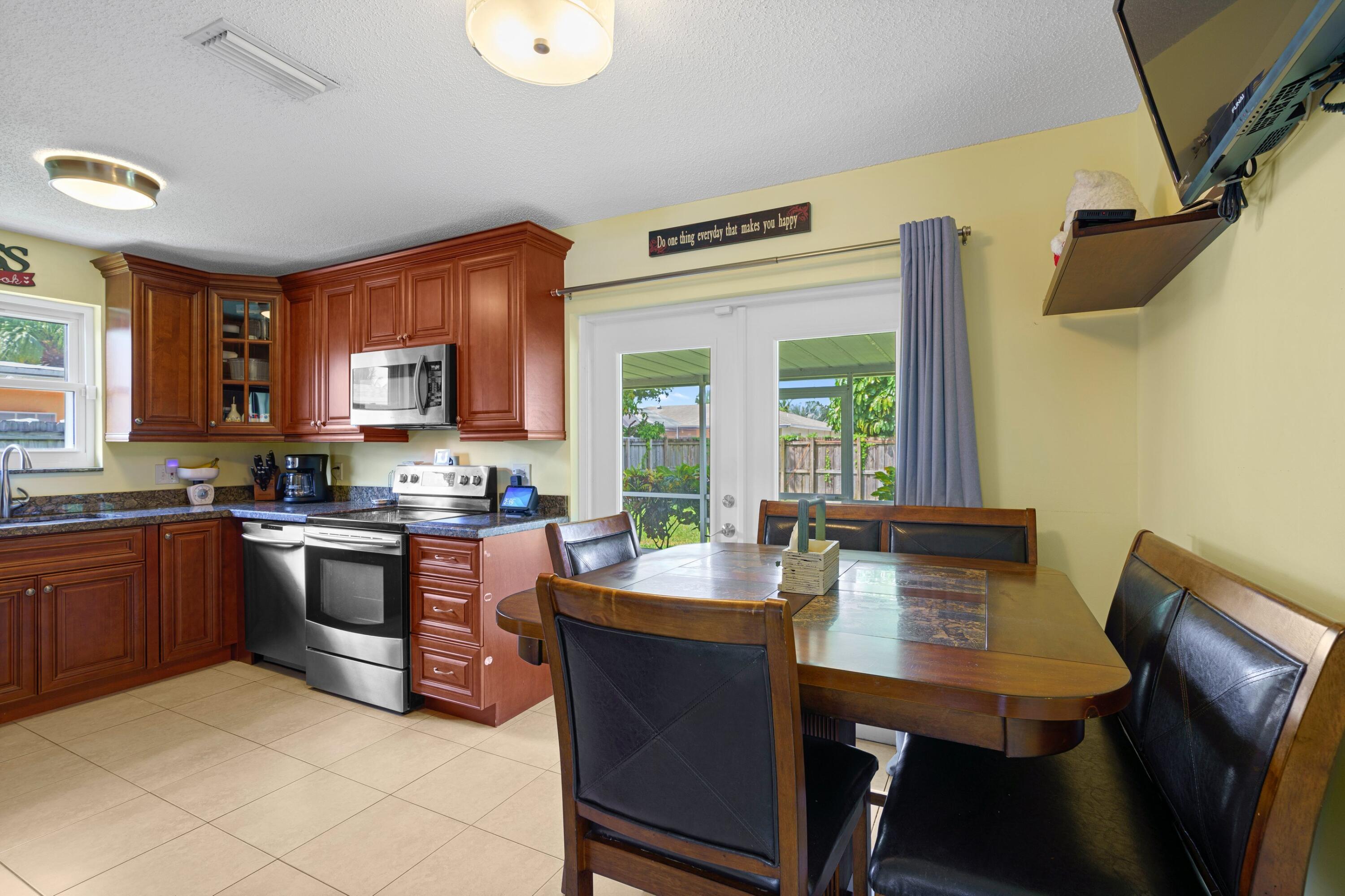 4681 Armadillo Street Boca Raton, FL 33428 - Photo 6 of 18 DSC08757.jpg-SMALL