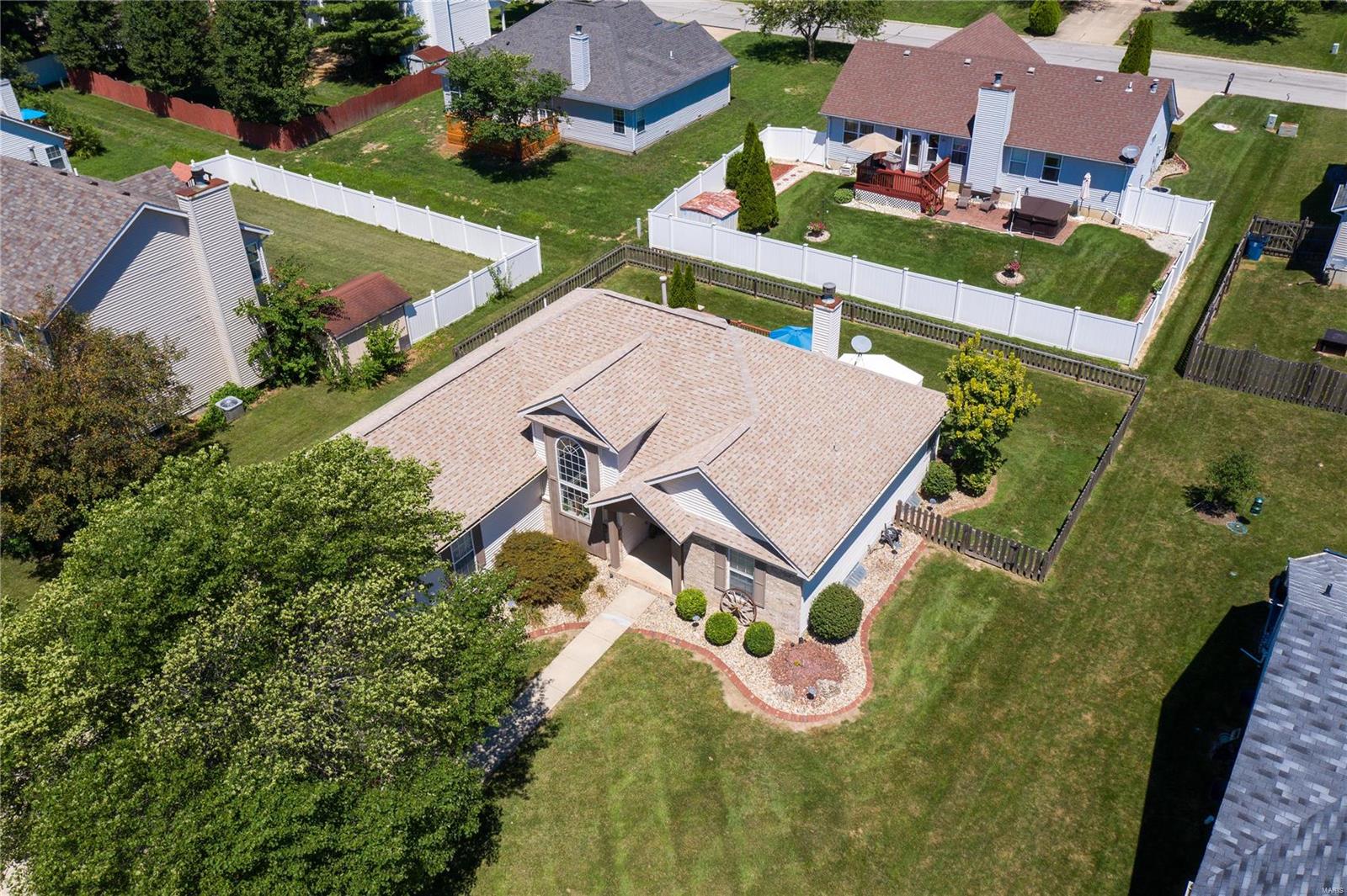 3233 Hunters Way Belleville, IL 62221 - Photo 2 of 40 Gallery Image 2