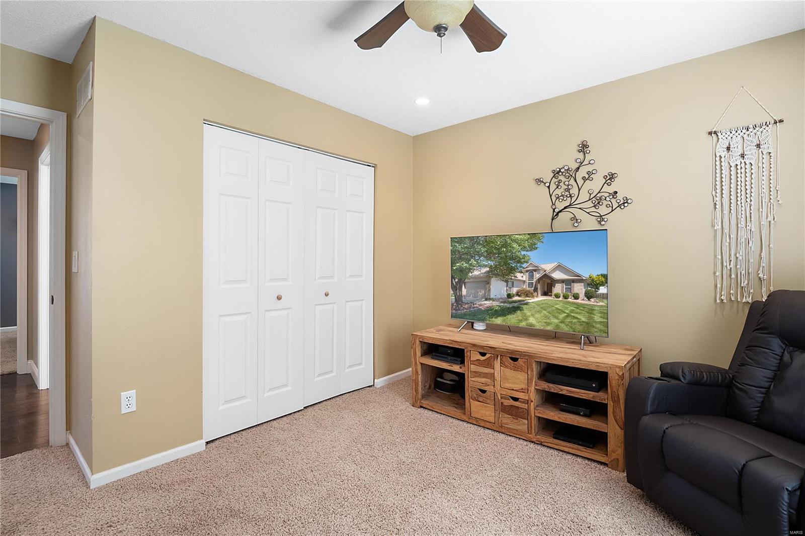 3233 Hunters Way Belleville, IL 62221 - Photo 23 of 40 Gallery Image 23