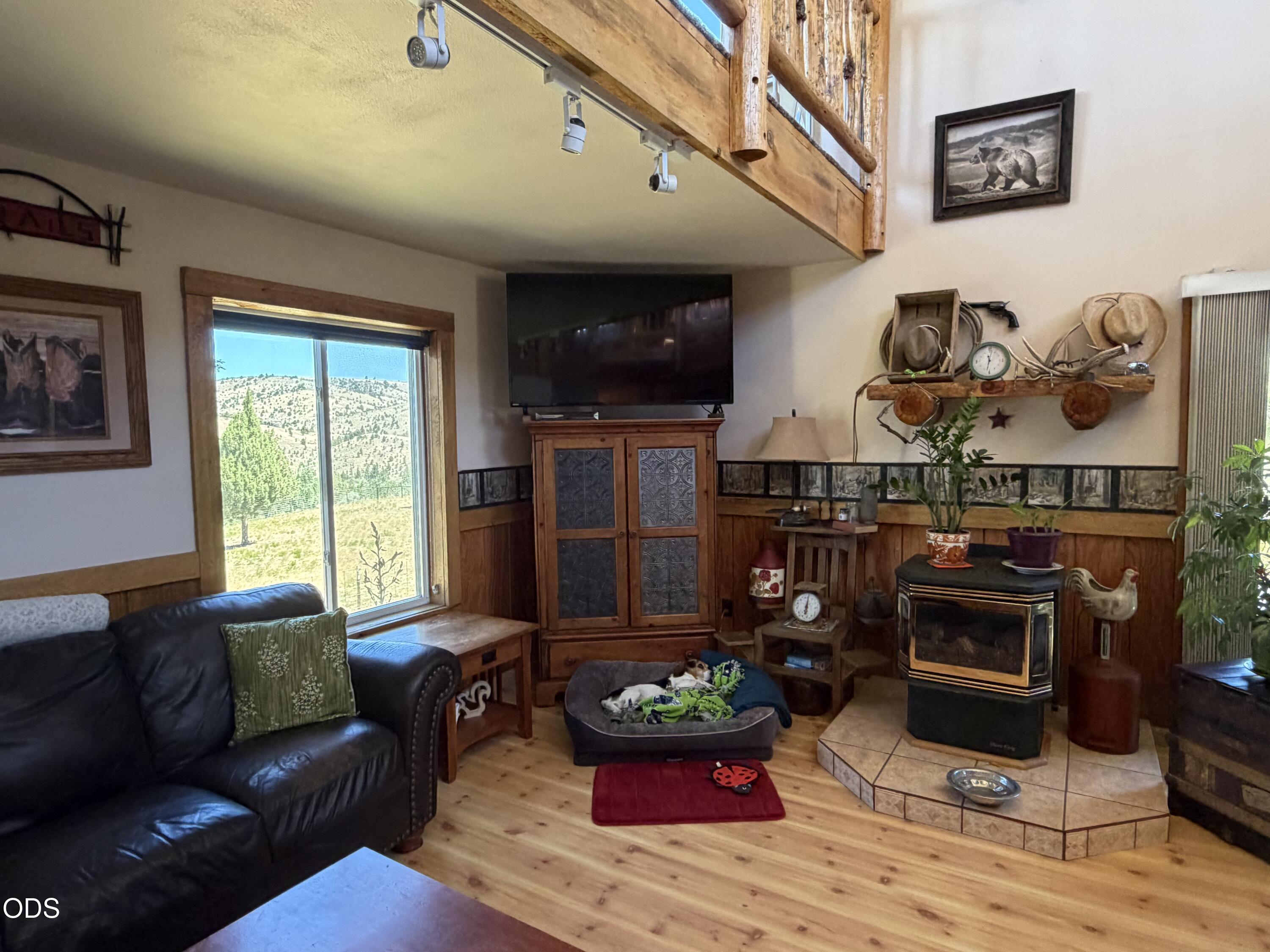 27710 Picnic Creek Road Mount Vernon, OR 97865 - Photo 18 of 82