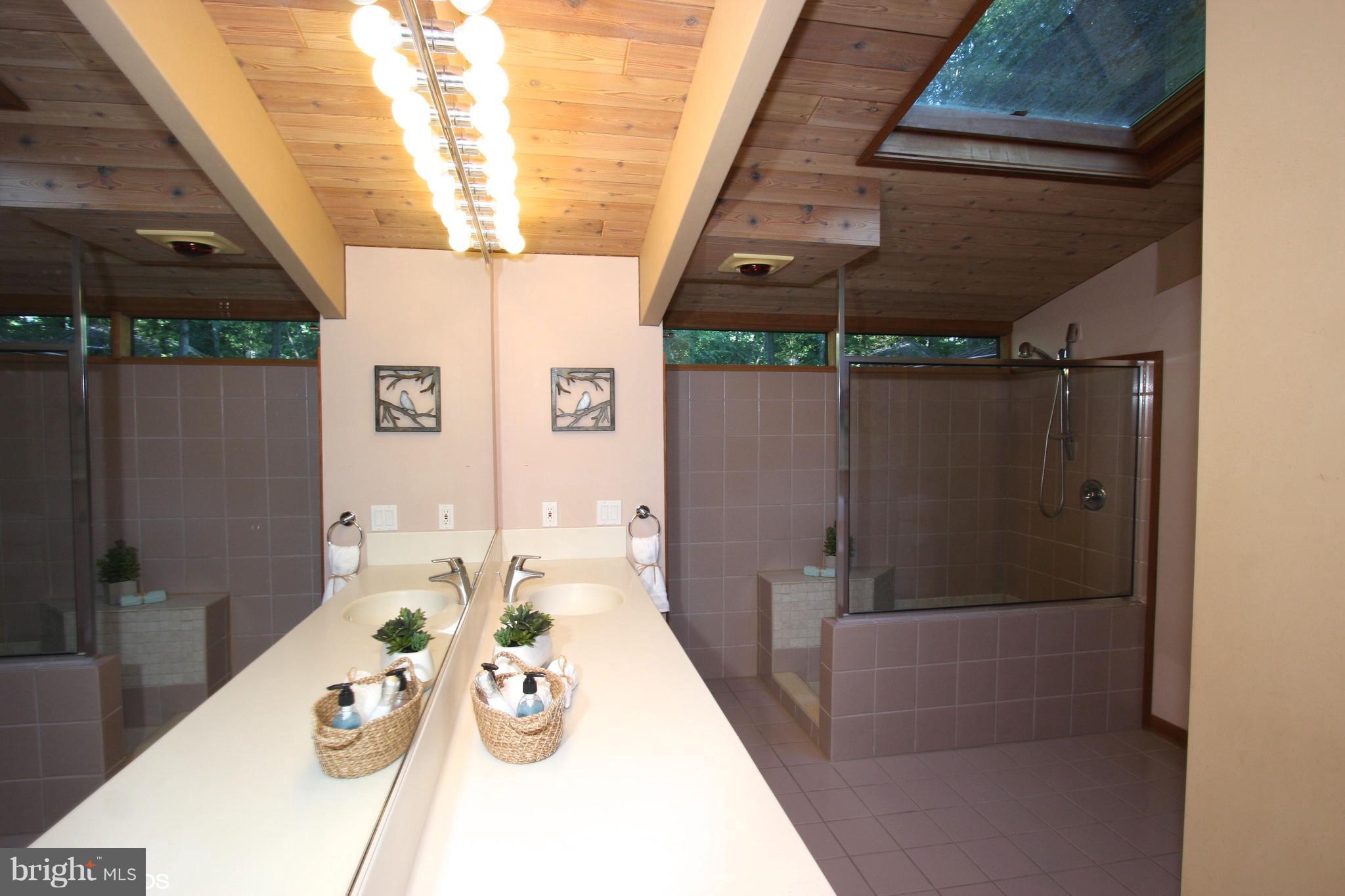 1732 Woodlore Road Annapolis, MD 21401 - Photo 11 of 22 Master Bath