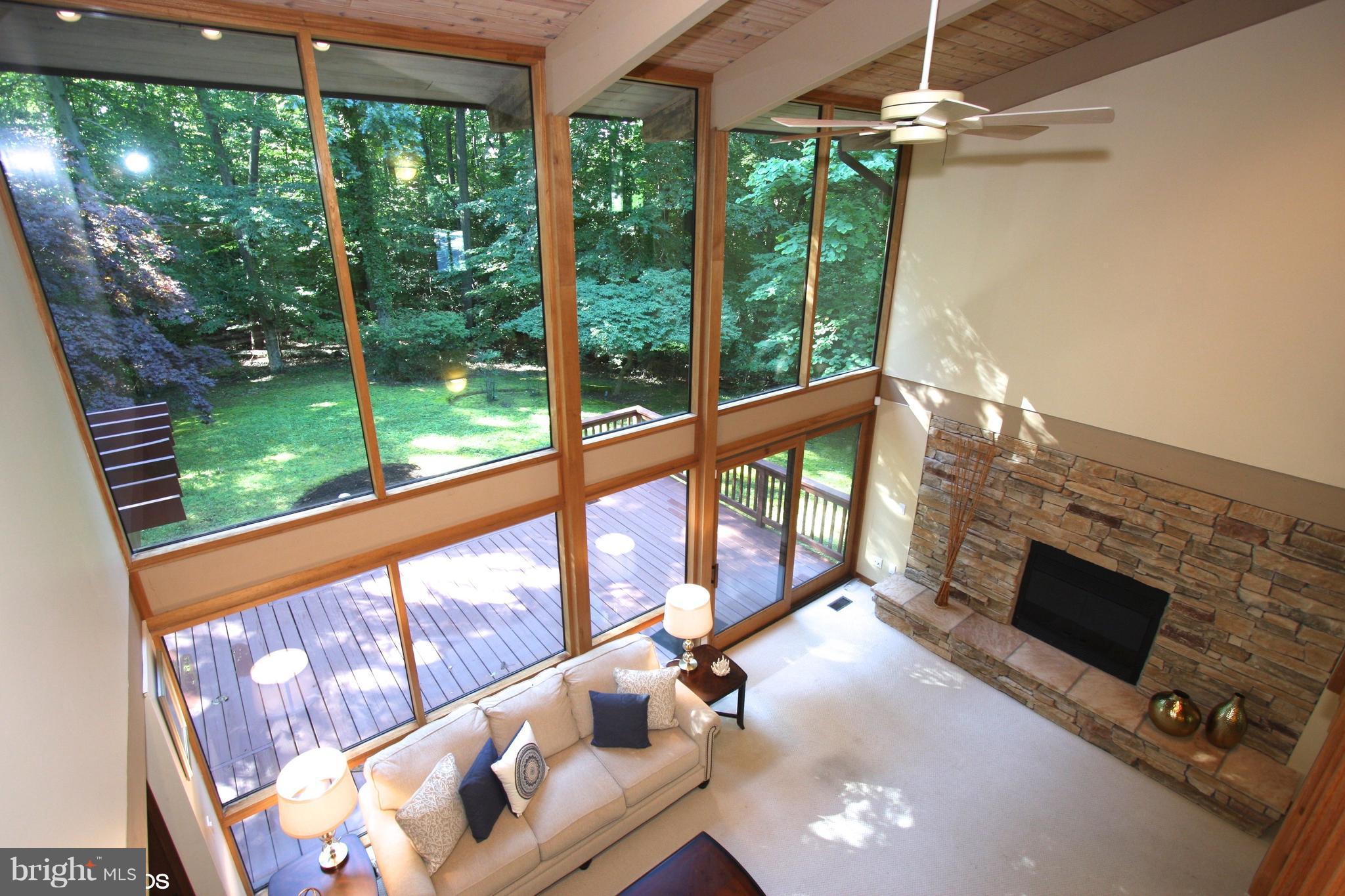 1732 Woodlore Road Annapolis, MD 21401 - Photo 5 of 22 Living Room
