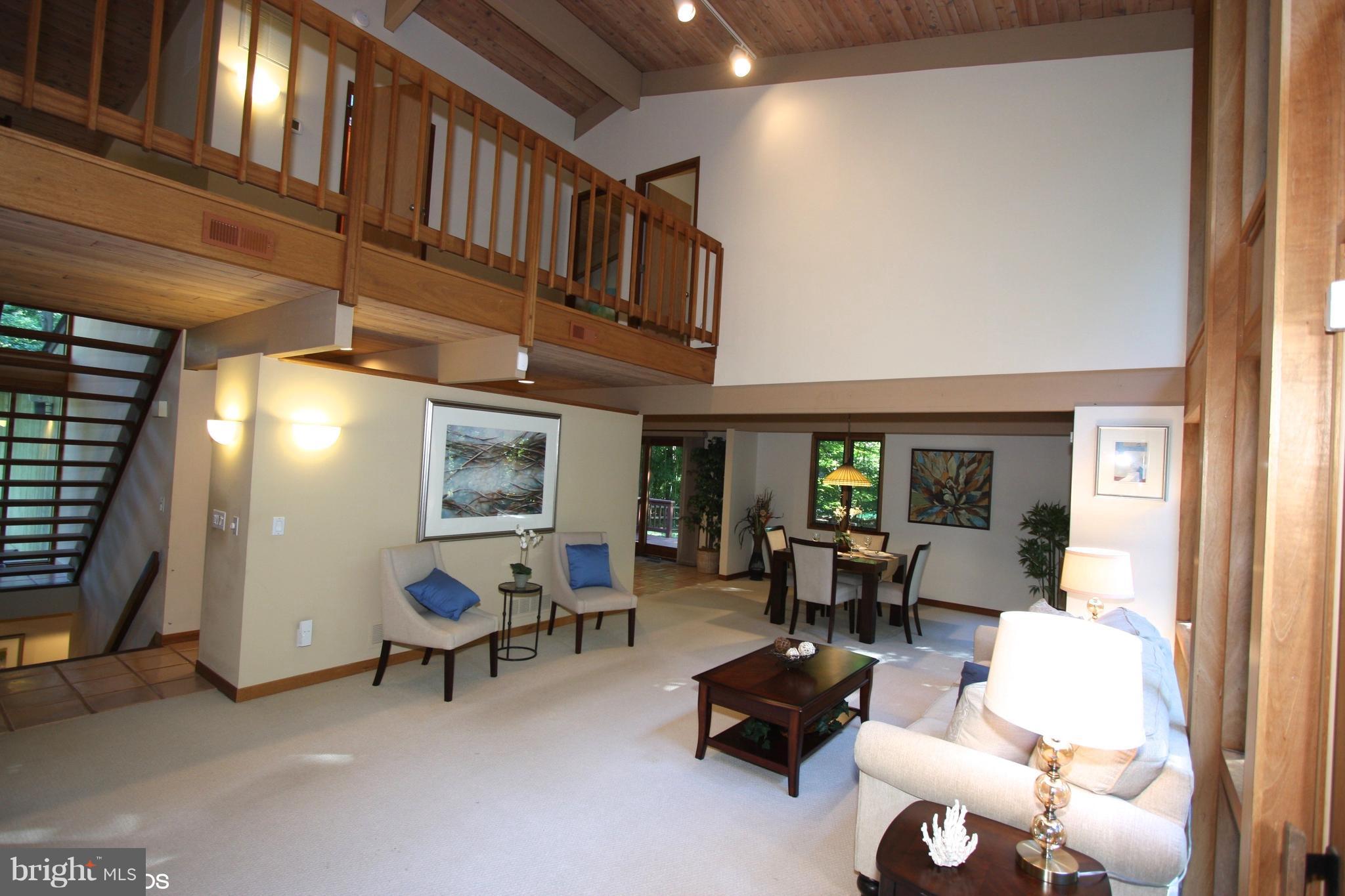 1732 Woodlore Road Annapolis, MD 21401 - Photo 8 of 22 Living Room