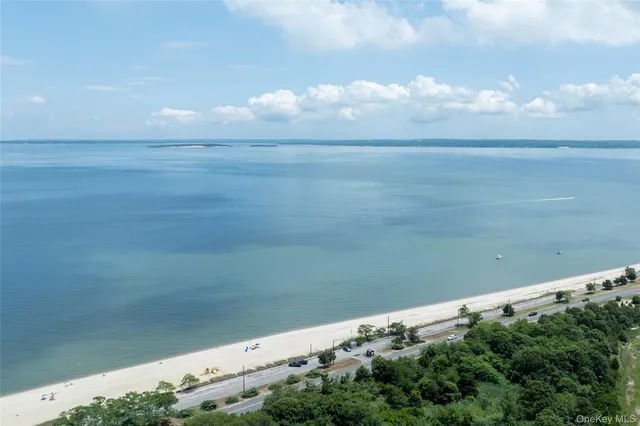 $3,600 | 795 Pine Tree Road, Cutchogue, NY 11935