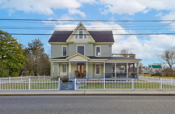 $585,000 | 4420 Main Street, Chincoteague, VA 23336