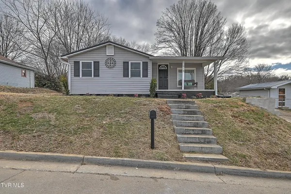 $219,900 | 918 South Cedar Avenue, Elizabethton, TN 37643