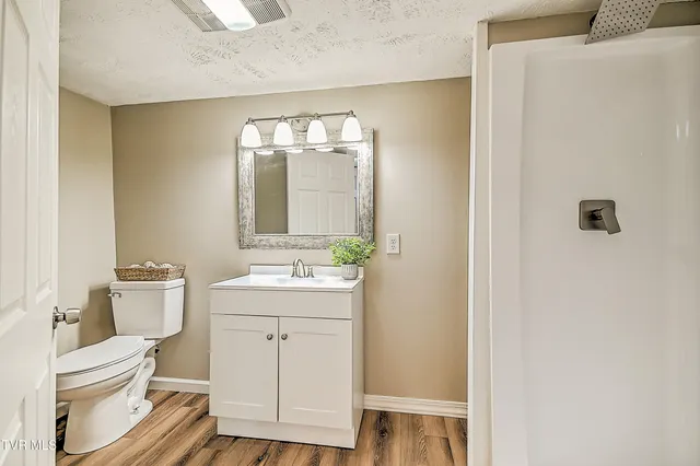 $219,900 | 918 South Cedar Avenue, Elizabethton, TN 37643