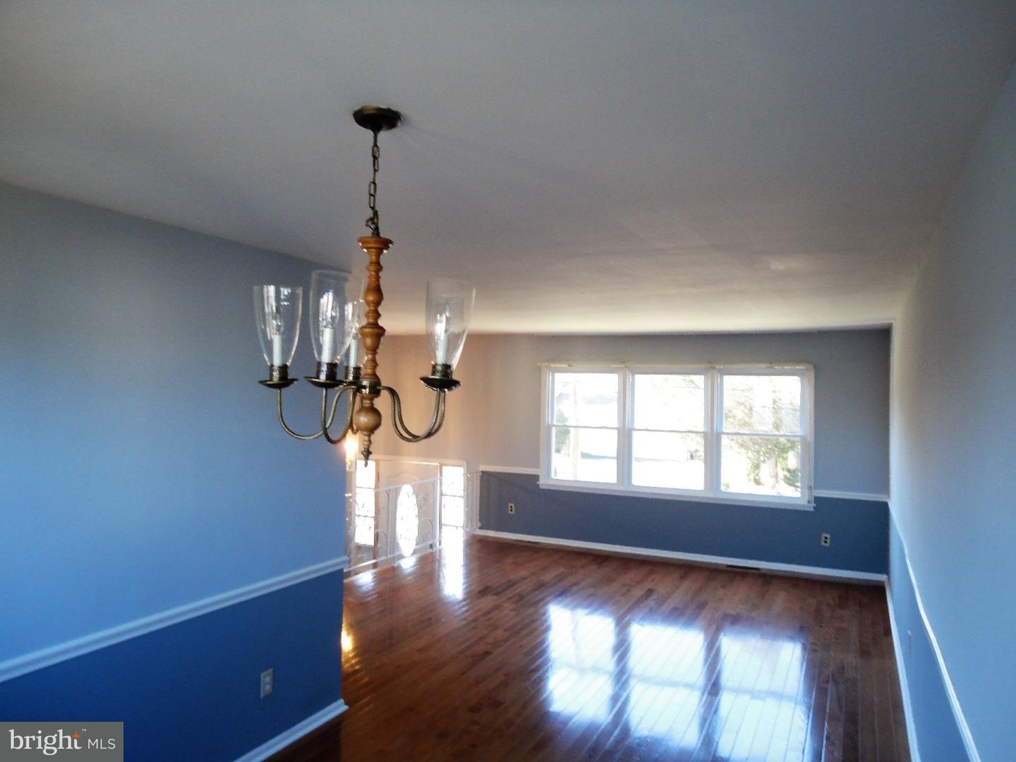 727 Newtown Road Warminster, PA 18974 - Photo 4 of 23 Dining Room