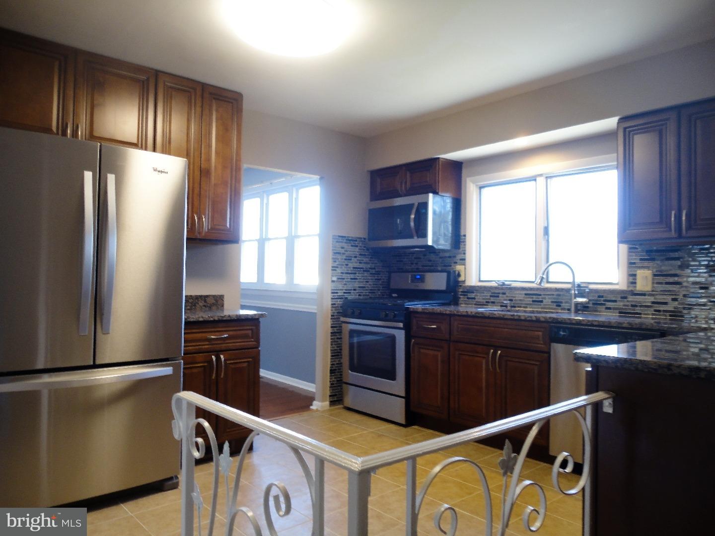 727 Newtown Road Warminster, PA 18974 - Photo 5 of 23 Kitchen