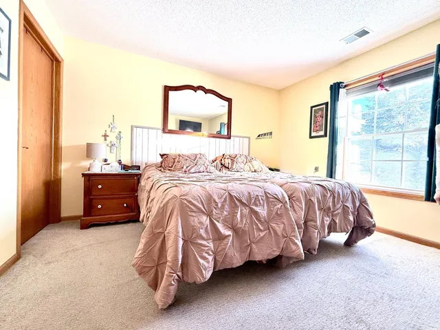 $215,700 | 1907 Oak Tree Lane, Unit C, Austin, MN 55912