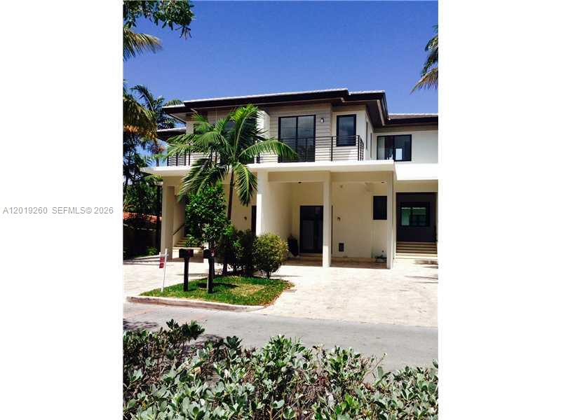 472 Fernwood Road, Unit 472 Key Biscayne, FL 33149 - Photo 1 of 8 Exterior Front