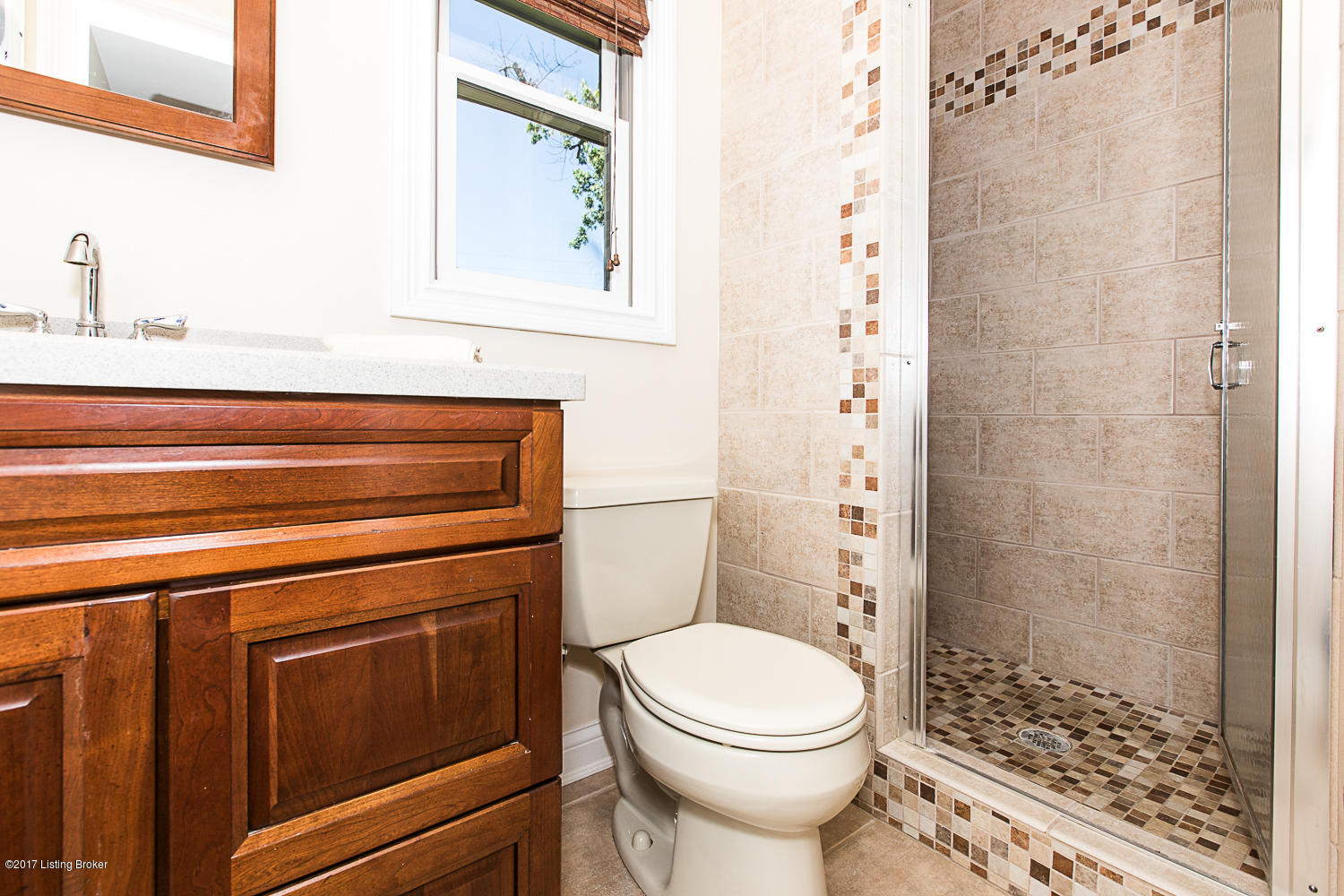 4105 Roxbury Road Louisville, KY 40218 - Photo 40 of 57 Master bathroom
