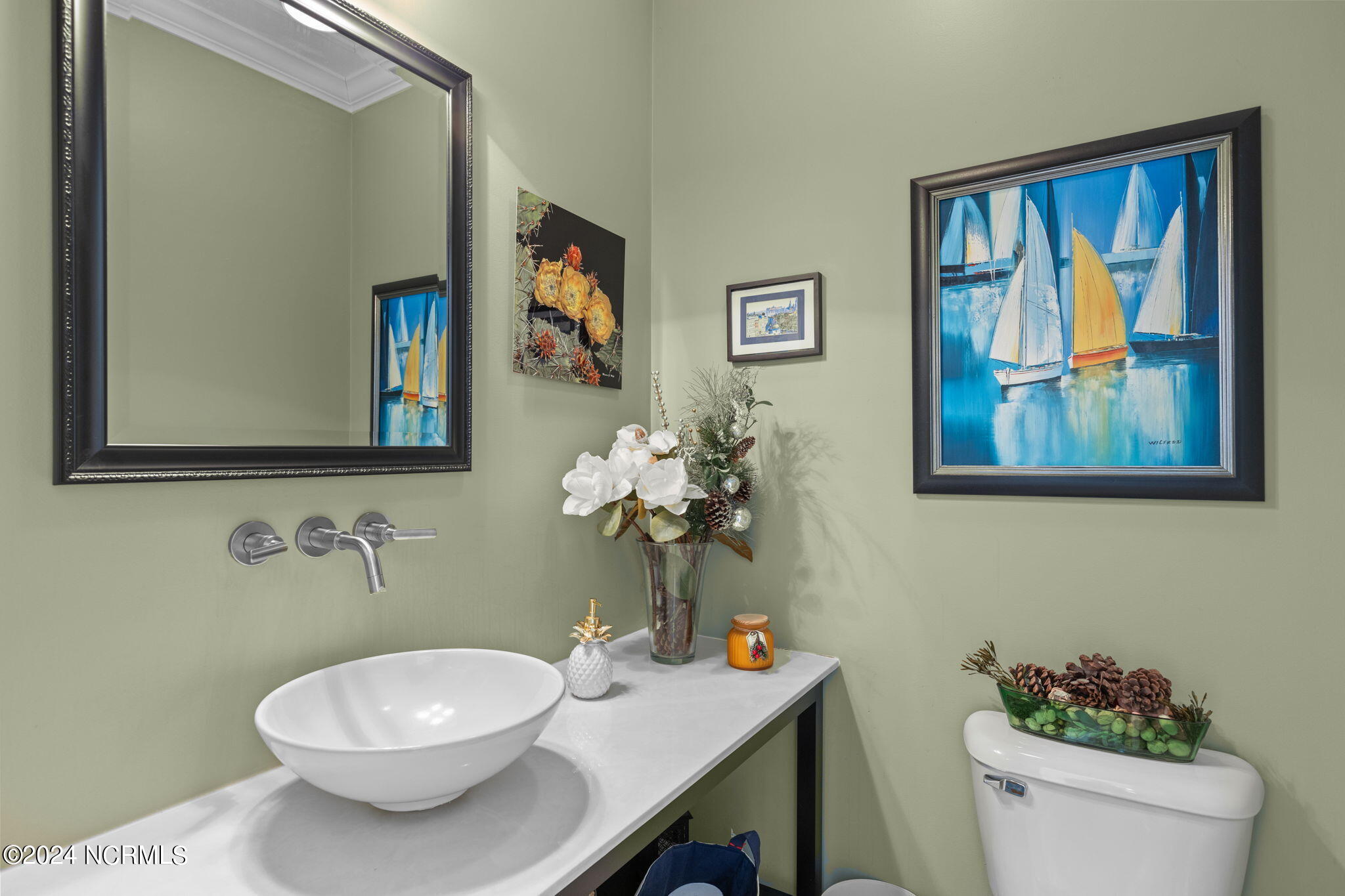 2201 North Road Morehead City, NC 28557 - Photo 32 of 63 1st level powder room off of foyer