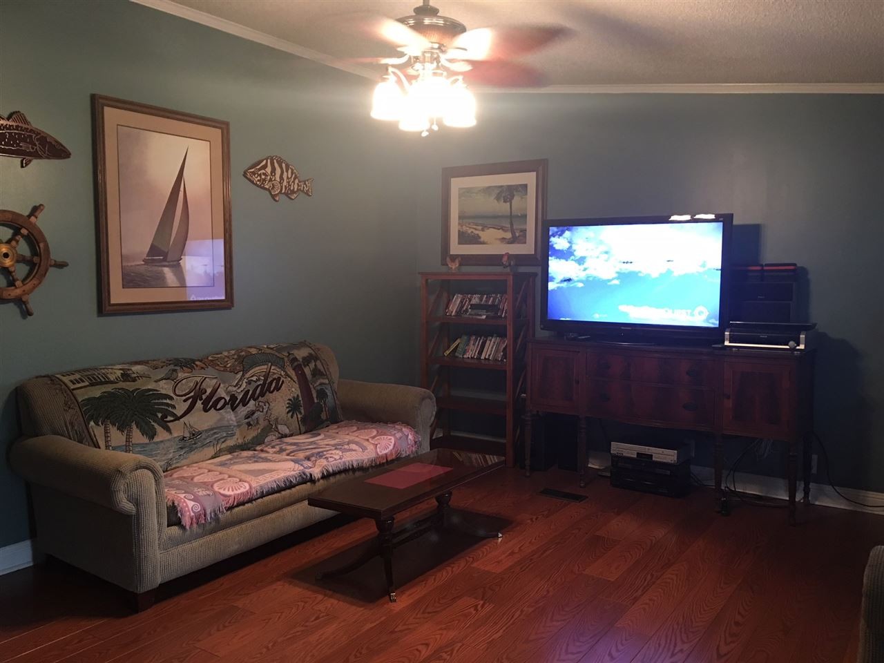 274 Euchee Road Ten Mile, TN 37880 - Photo 8 of 30 a living room with furniture and a flat screen tv
