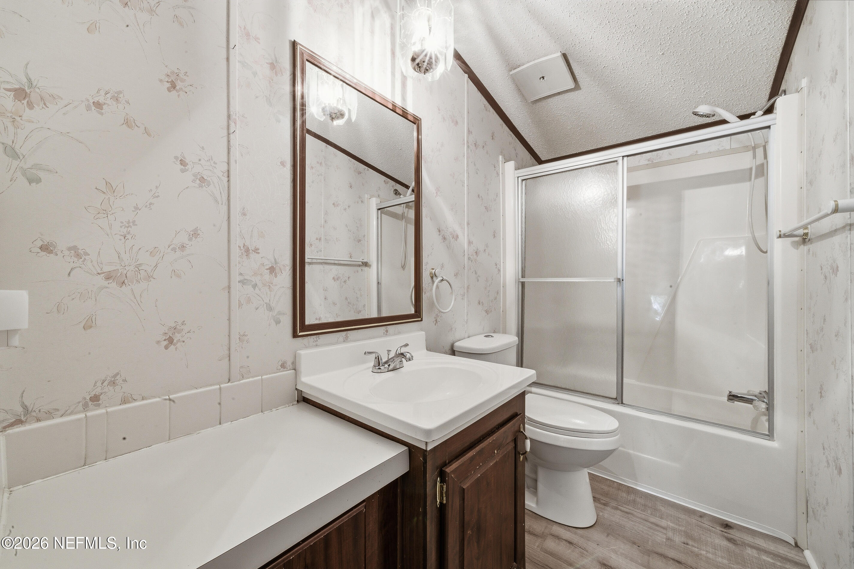 13701 Macapa Road Jacksonville, FL 32224 - Photo 23 of 36 Bathroom 2