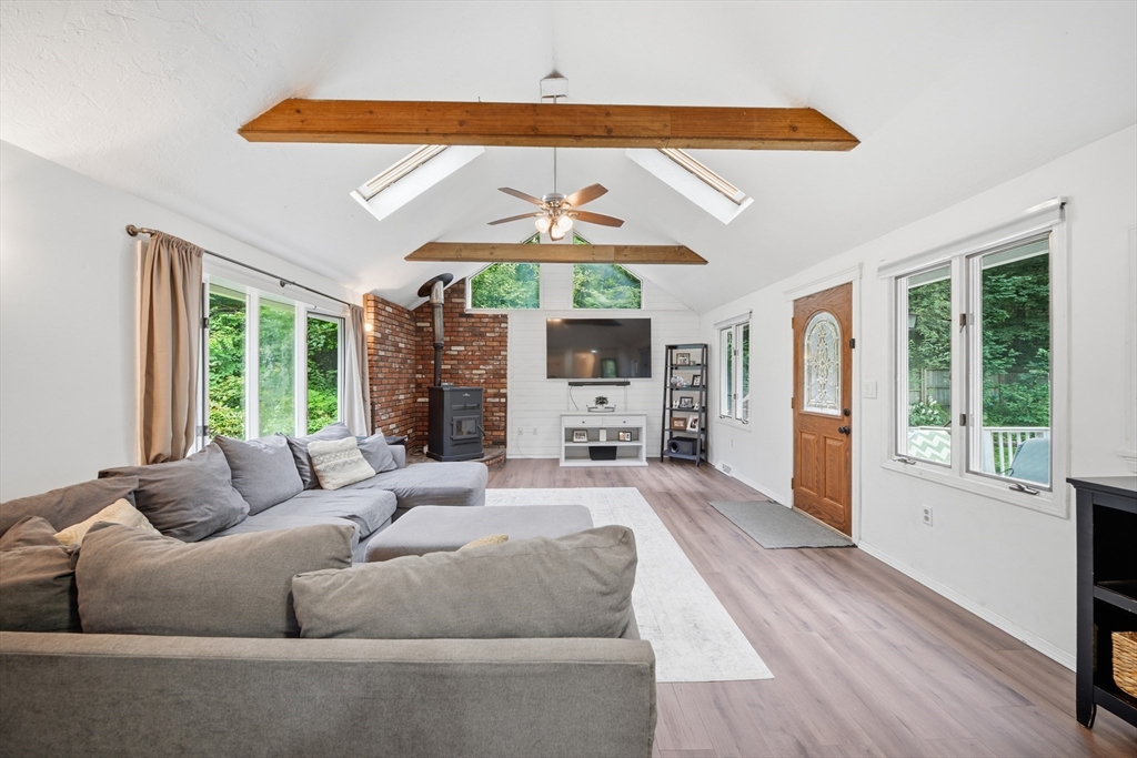 9 Westgate Road Billerica, MA 01862 - Photo 4 of 33 Gallery Image 4