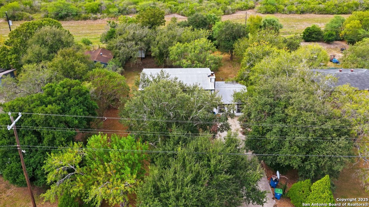 807 Northeast Frontage Road Beeville, TX 78102 - Photo 41 of 49 a view of a garden