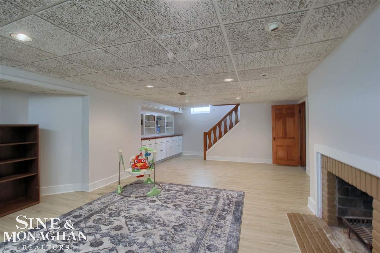 283 Merriweather Road Grosse Pointe Farms, MI 48236 - Photo 24 of 32
