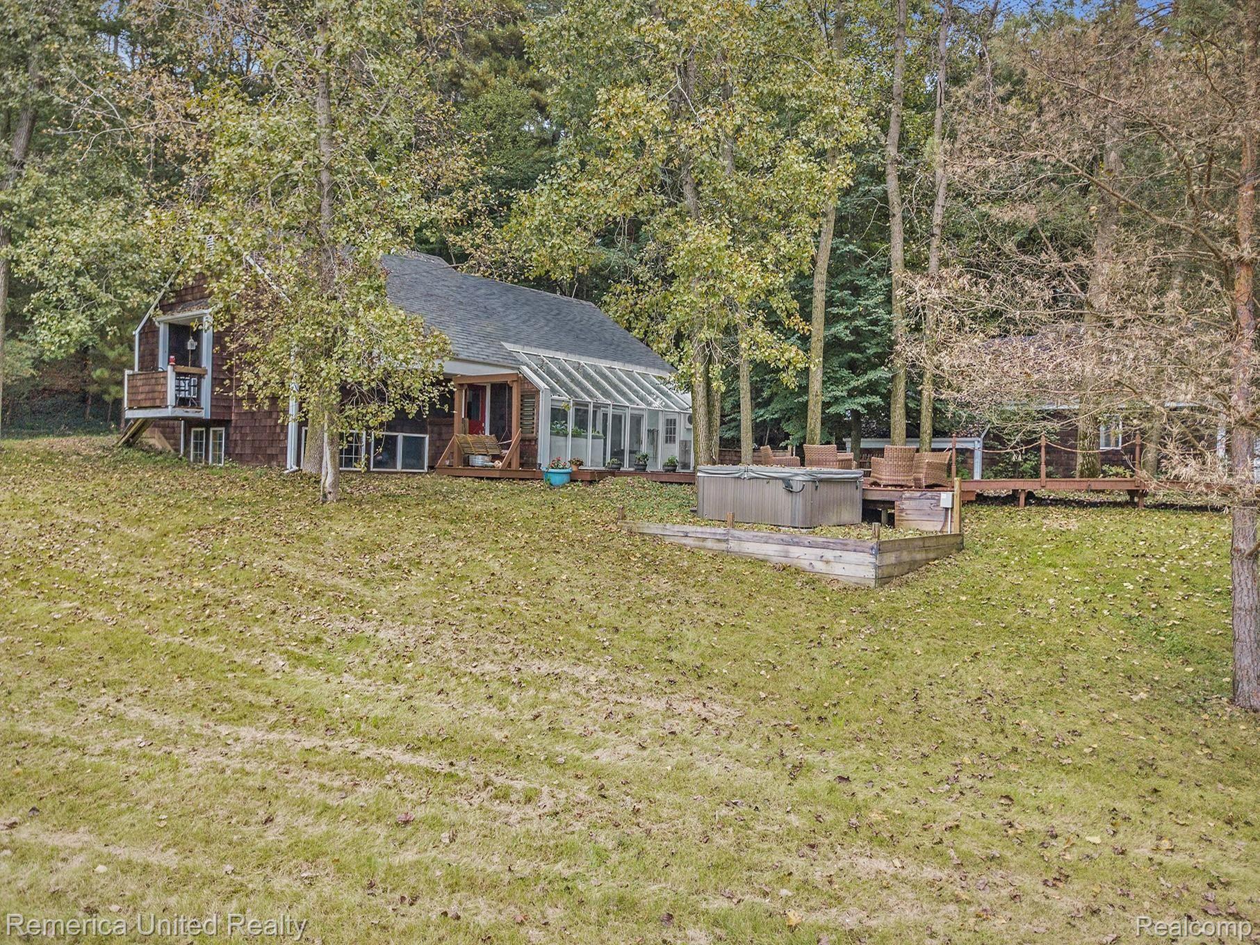 4855 Brookside Road Fenton, MI 48430 - Photo 8 of 29 DJI_0065.jpg