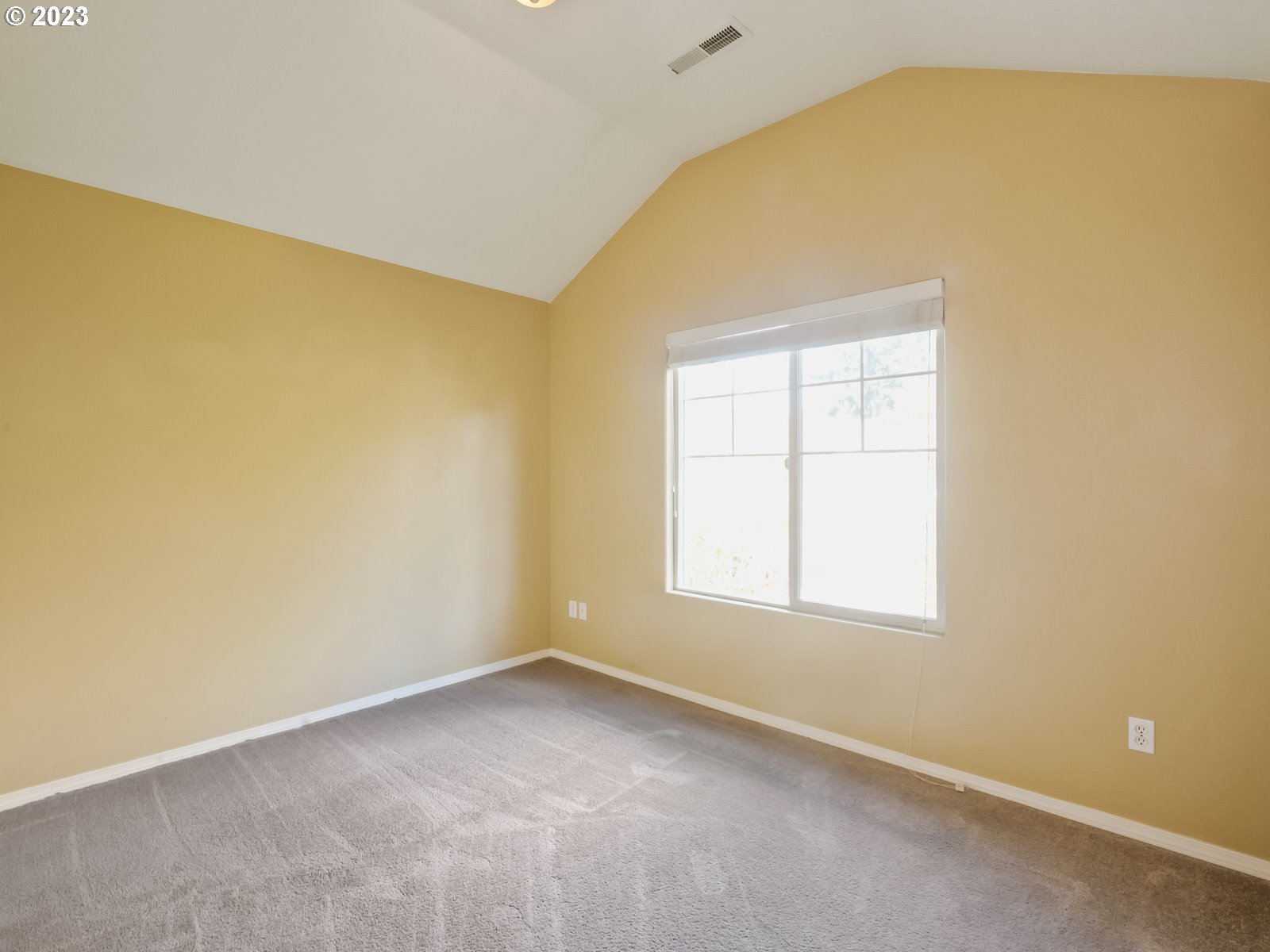 12226 Southeast Long Street Portland, OR 97236 - Photo 24 of 29 an empty room with a window