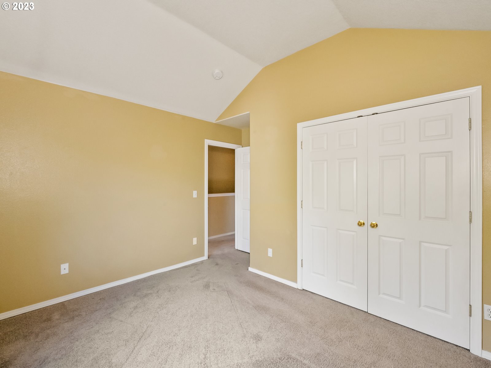 12226 Southeast Long Street Portland, OR 97236 - Photo 25 of 29 an empty room with closet