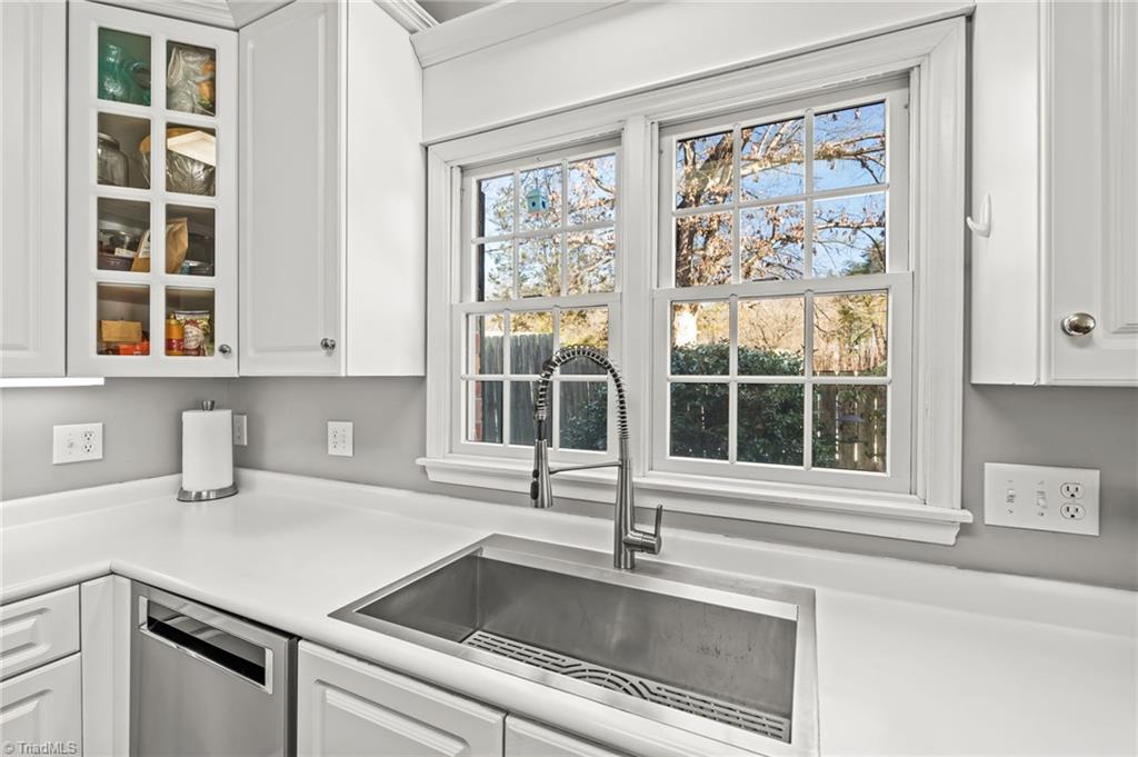 900 West Lexington Avenue High Point, NC 27262 - Photo 12 of 50