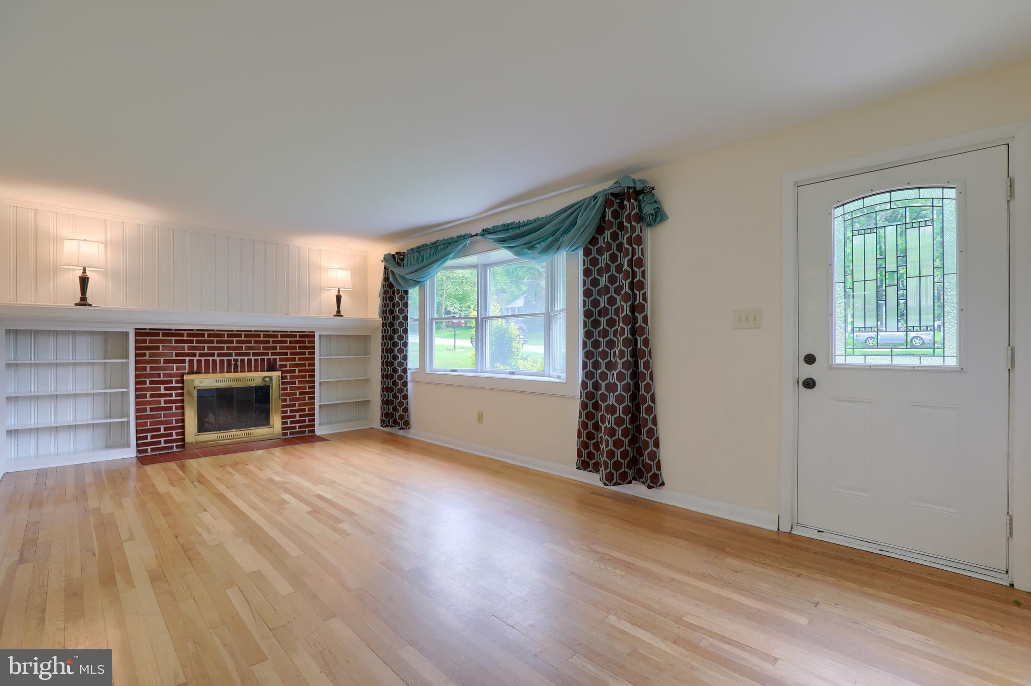 408 Locust Road York, PA 17403 - Photo 3 of 23