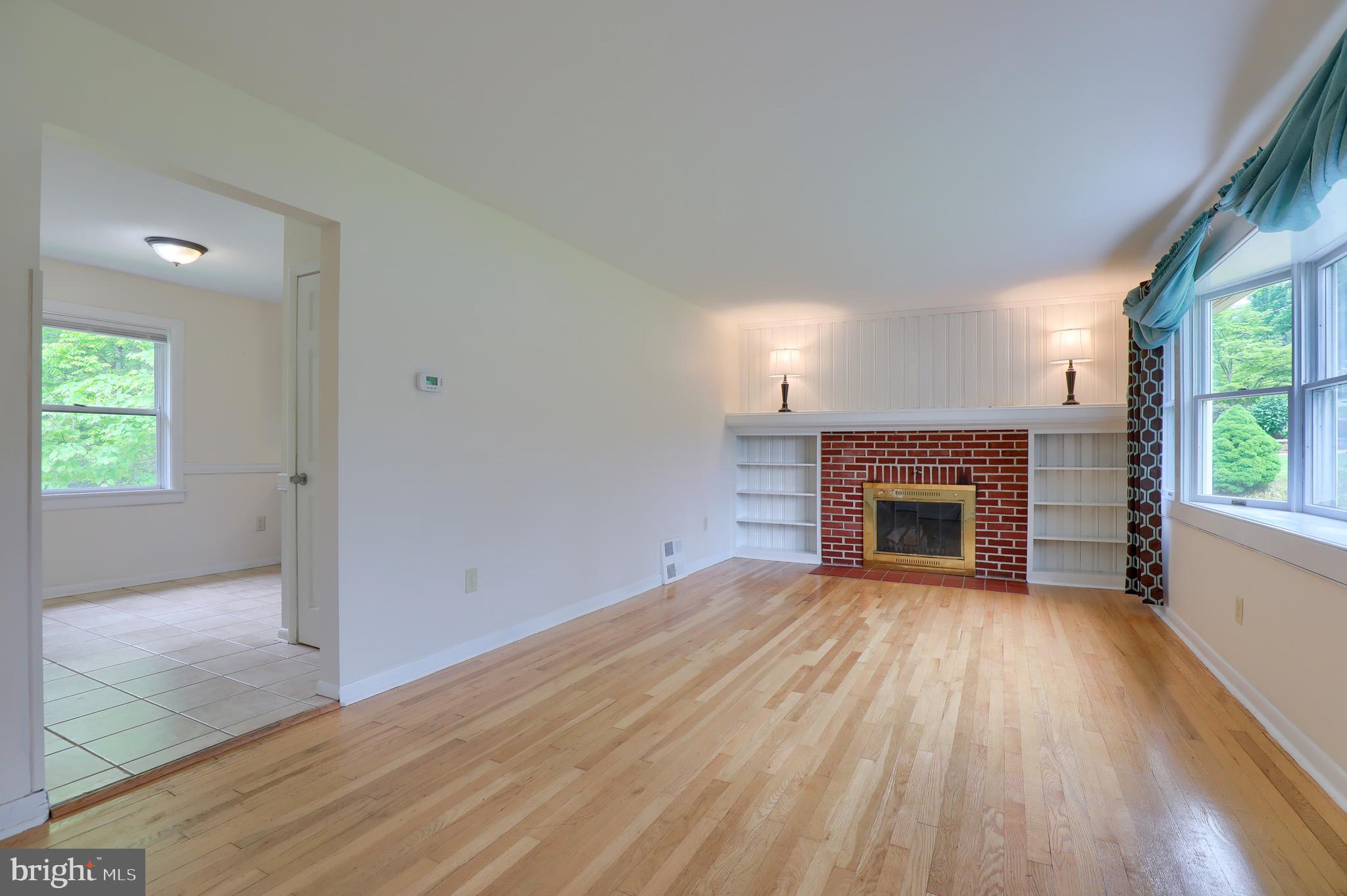 408 Locust Road York, PA 17403 - Photo 4 of 23