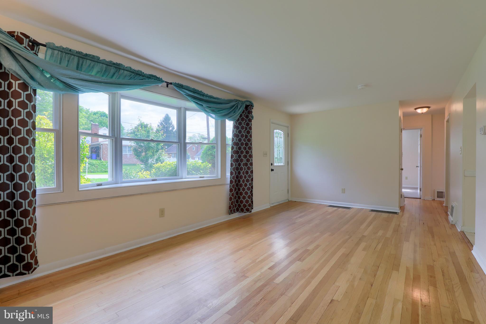 408 Locust Road York, PA 17403 - Photo 5 of 23
