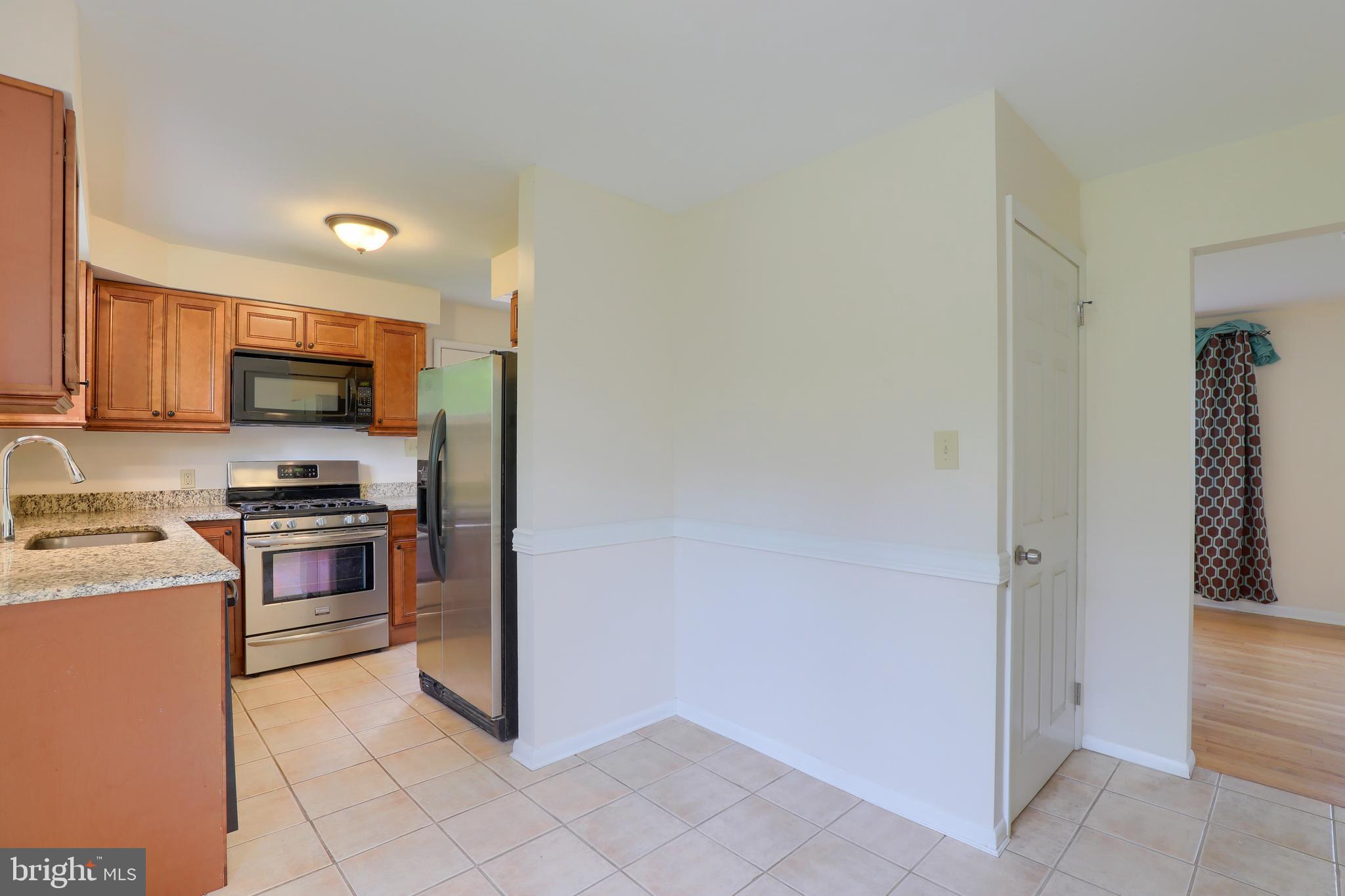 408 Locust Road York, PA 17403 - Photo 6 of 23